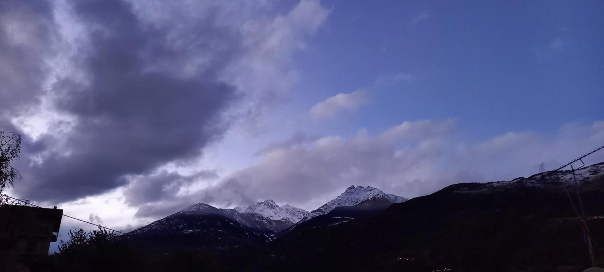 Vue Du Chateau Villa Fenis Buitenkant foto
